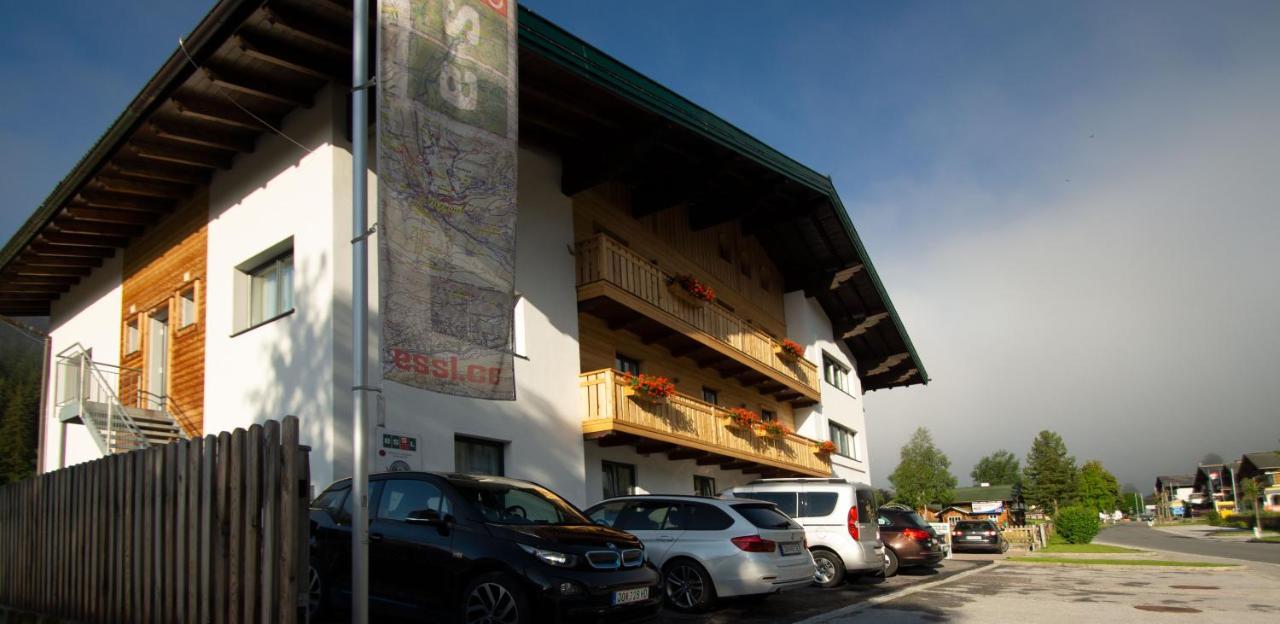 Essl In Filzmoos Hotel Exterior foto