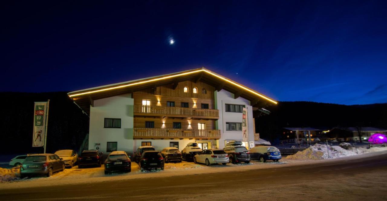 Essl In Filzmoos Hotel Exterior foto